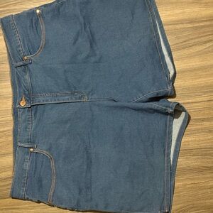 Blue Jean Shorts with Medium Weight and Straight Hem